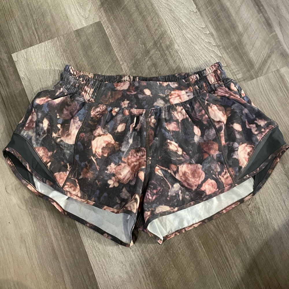 lululemon hotty hot shorts